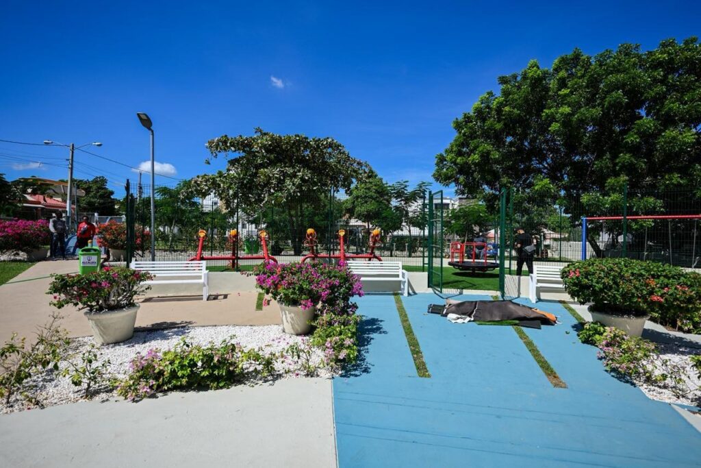 Alcalde de Santiago entrega remozado Parque Jardines del Yaque con inversión superior a RD$11 millones