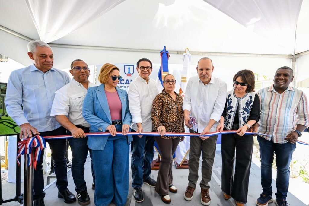 Alcalde de Santiago entrega remozado Parque Jardines del Yaque con inversión superior a RD$11 millones