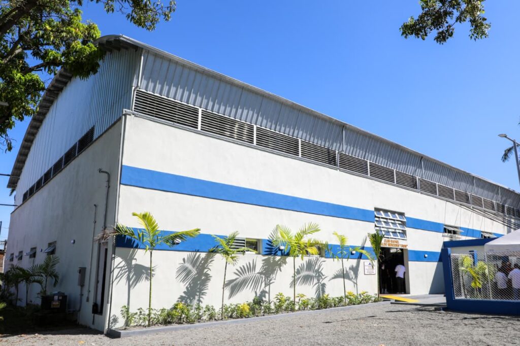 Gobierno inaugura Polideportivo Club Rafael Osvaldo Mercedes “CROM” en Villa Mella y anuncia otras obras - Noticias de hoy en República Dominicana | De Último Minuto