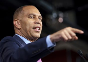 Demócratas extenderán el cierre federal si republicanos no acuerdan más fondos para salud