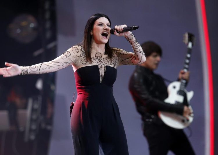 Laura Pausini anuncia disco con temas de artistas latinos como Bad Bunny y Joan Sebastian