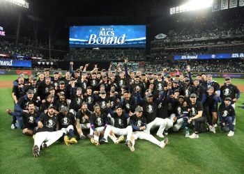 Jorge Polanco envía a los Marineros a la Serie de Campeonato con imparable decisivo