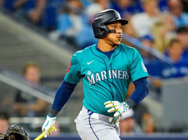 ¡Polanco encendido! Marineros apabullan a Toronto y viajan a Seattle con ventaja 2-0 en la Serie de Campeonato