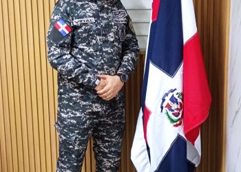 Teniente coronel en Azua aclara que no ha sido destituido y continúa al frente de la comandancia policial