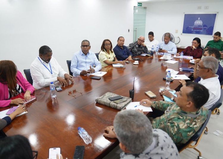 Director General de la Dirección de Asistencia Social y Alimentación Comunitaria activa Comité de Emergencia