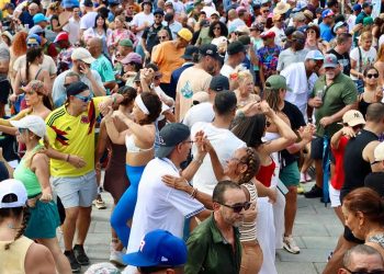 Miles de salseros latinoamericanos celebran en Puerto Rico el Día Nacional de la Salsa 2025