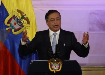 Petro dice que ataques de EEUU a narcolanchas rompe principio jurídico de proporcionalidad