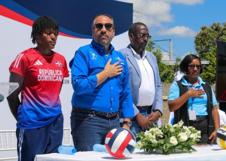 Marileidy Paulino elogia la labor de Alberto Rodríguez a favor de la juventud dominicana