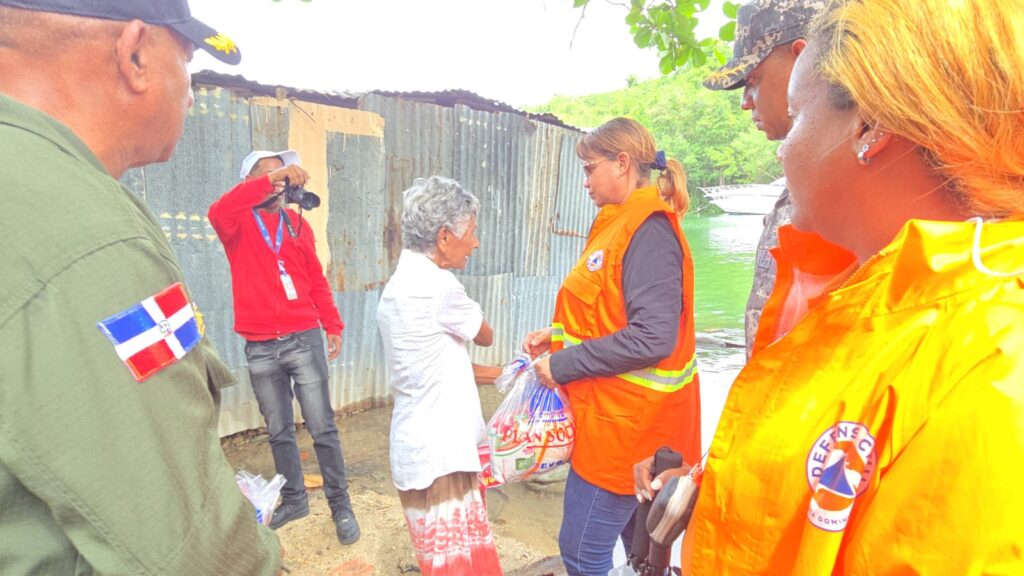 Autoridades de La Romana recorren zonas vulnerables para reforzar medidas preventivas | 2 | Autoridades de La Romana recorren zonas vulnerables para reforzar medidas preventivas