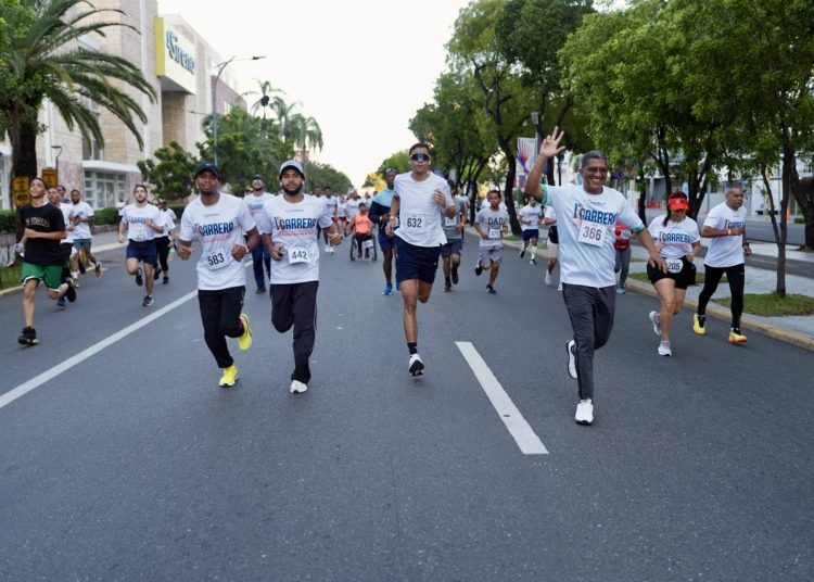 800 corredores participaron en la Carrera 5K organizada por el INTRANT