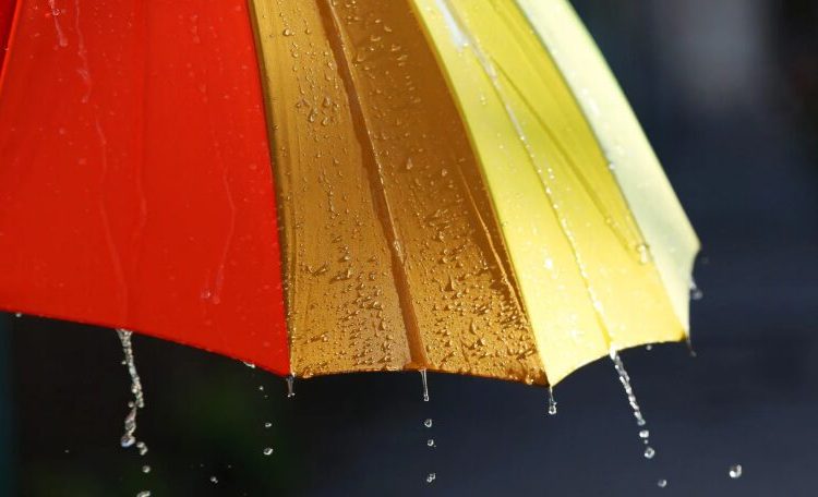 Alto contenido de humedad favorecerá aguaceros en algunas provincias este sábado