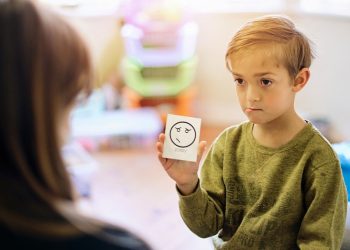 Robert Kennedy Jr. sugiere que la circuncisión está relacionada con el autismo