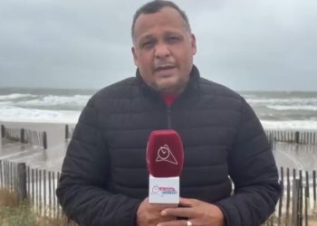 Fuertes vientos y alto oleaje afectan Ocean View en Virginia por paso de tormenta