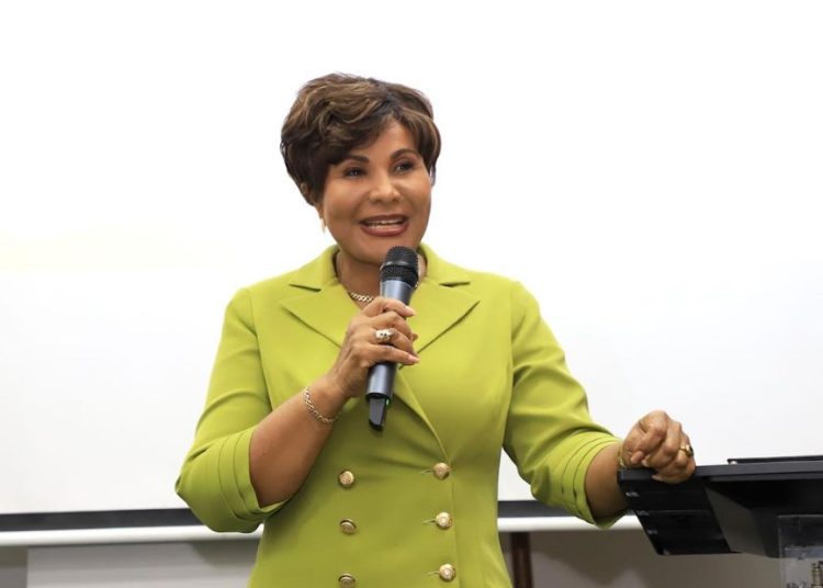 Josefa Castillo califica como “paso de avance” la campaña “Déjala ir” contra los feminicidios