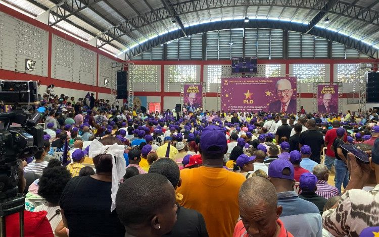 Cristina Lizardo lamenta que mujeres con cáncer “rueguen por medicamentos” y pide un gobierno más solidario