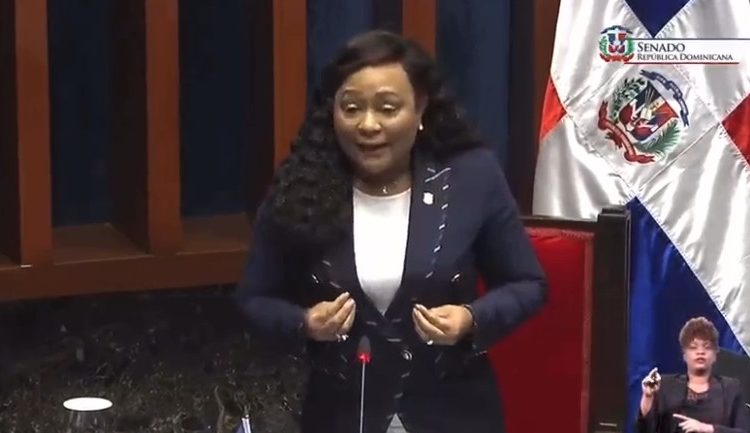 Aracelis Villanueva responde a Alcibíades Tavárez: “Nos comparan con ranas, pero ellos fueron estanques secos”