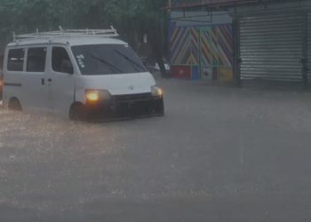 Caos en la Avenida Monumental por inundaciones provocadas por tormenta Melissa
