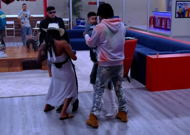 Emotiva sorpresa: los hijos de La Perversa llegan a “La Casa de Alofoke 2” para celebrar el primer año del más pequeño