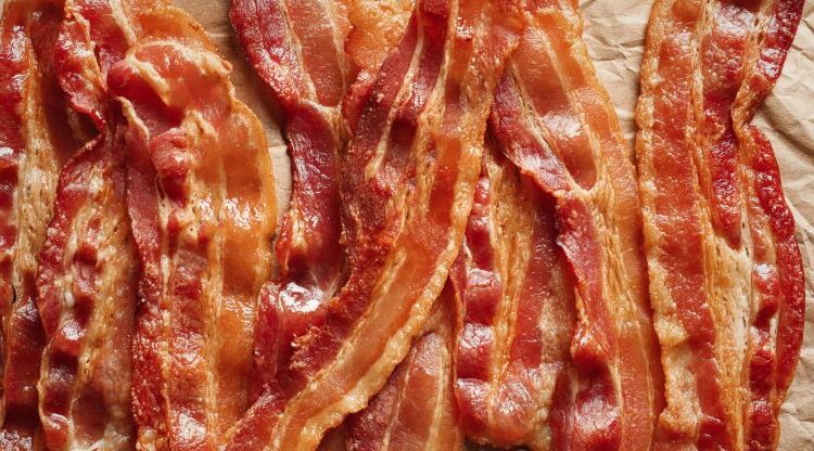 Científicos piden prohibir tocino y jamón de supermercado por vínculo con más de 50.000 casos de cáncer