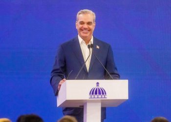 Presidente Abinader asegura que apagones han ido mejorando