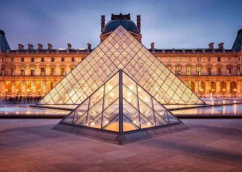 Dos sospechosos detenidos por el robo del Louvre cuando uno de ellos iba a salir de París