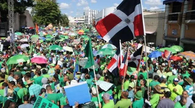Cuando la Marcha Verde se tiño de gris: el silencio en los escándalos de corrupción actuales | 3 | Cuando la Marcha Verde se tiño de gris: el silencio en los escándalos de corrupción actuales - Noticias de hoy en República Dominicana | De Último Minuto