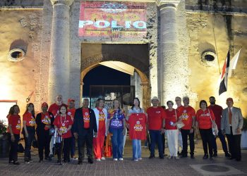 Fortaleza de Santo Domingo se ilumina de rojo en apoyo a la campaña mundial “End Polio Now”