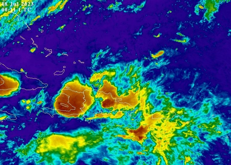 Onda tropical al sur del país podría convertirse en ciclón en las próximas 48 horas