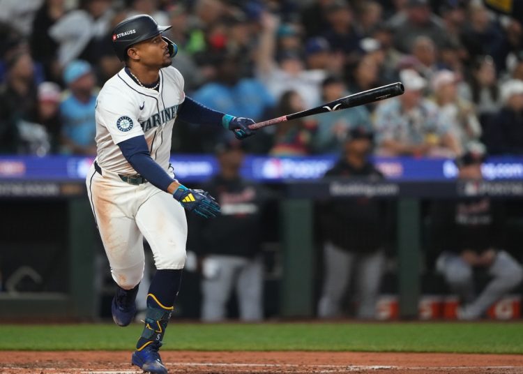 Julio Rodríguez respondió a la hora cero y los Marineros igualaron la Serie Divisional