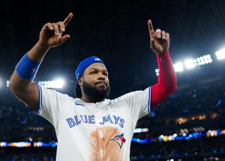 Vladimir Guerrero Jr. hace historia con su jonrón en el Juego 6 de la Serie de Campeonato de la Liga Americana