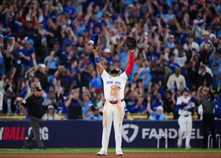 Azulejos dominan a Marineros y fuerzan un decisivo Juego 7 de la SCLA