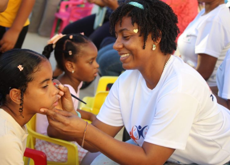 Fundación Juntos Somos Más promueve la inclusión y la alegría en Ciudad Juan Bosch