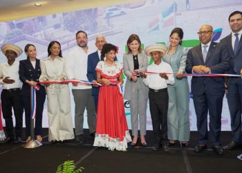 Vicepresidenta Raquel Peña y diputada Daritza Zapata inauguran feria ecoturística “Dajabón Vívelo”