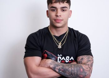 Jlexis llora al escuchar mensaje de su madre