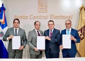JCE firma contrato con EMDOC para la renovación de la cédula de identidad y electoral