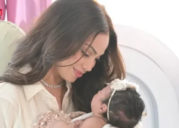 ¡Una ternura! La Materialista presenta por primera vez a su hija Emery