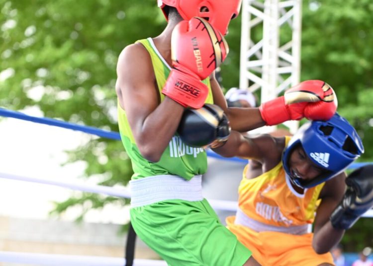 Continúan Juegos Escolares: Suroeste se hace del oro en bádminton mixto; Metropolitana II lidera medallero