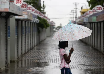 Cuba pone en alerta a casi 650.000 personas ante la llegada del huracán Melissa