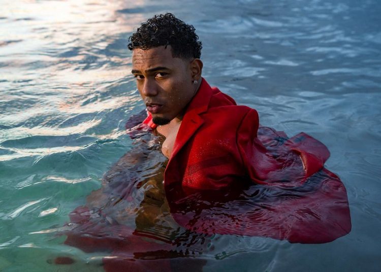 Myke Towers expresa su interés en participar en “La Casa de Alofoke 2”