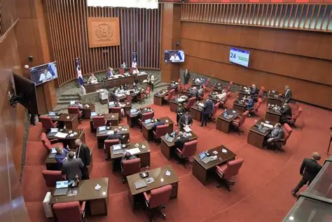 Senadores dejan fuera a “delivery” del 10% de propina; proyecto de reforma al Código de Trabajo queda sobre la mesa