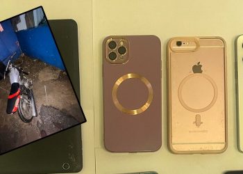 Dos personas apresadas en flagrante delito con arma de fuego y varios celulares en La Vega