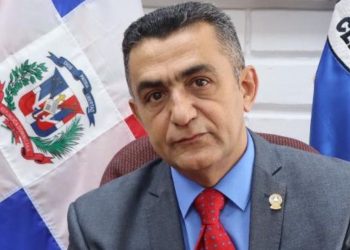 Jesús Batista Suriel rechaza adjudicación de empresa «EMDOC» para renovación de la cédula