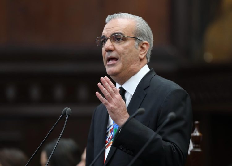 Dominicanos valoran ampliamente a Abinader como un presidente honesto: ¿piensa la gente lo mismo de sus principales funcionarios?