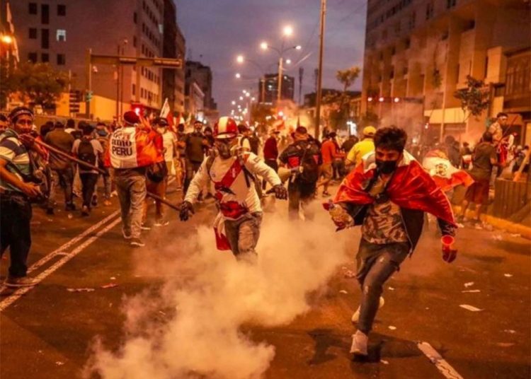 Presidente de Perú decreta estado de emergencia en Lima por treinta días contra el crimen