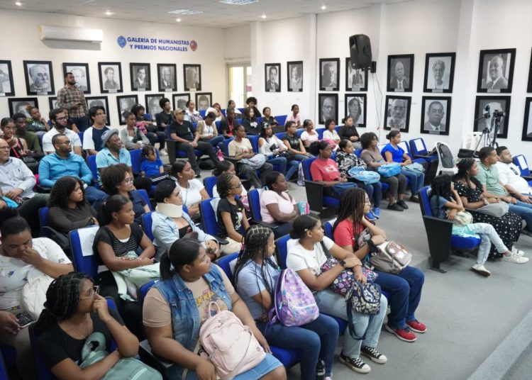 Escuela de Filosofía de la UASD realiza Lectio Brevis sobre identidad, nación política y soberanía