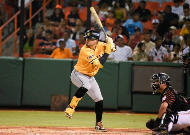 Raynel Delgado confirma que no tiene restricciones para jugar con las Águilas Cibaeñas