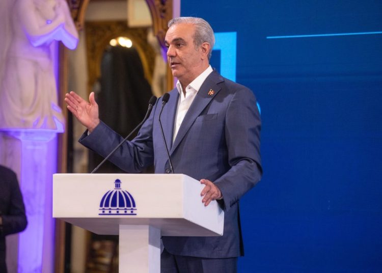 Abinader dice en Reforma Policial se regularizarán pensiones y sueldos