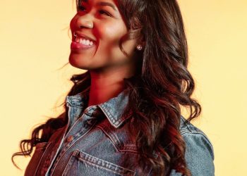 Margarita de la Cruz estrena “Cuando está la presencia del Rey”