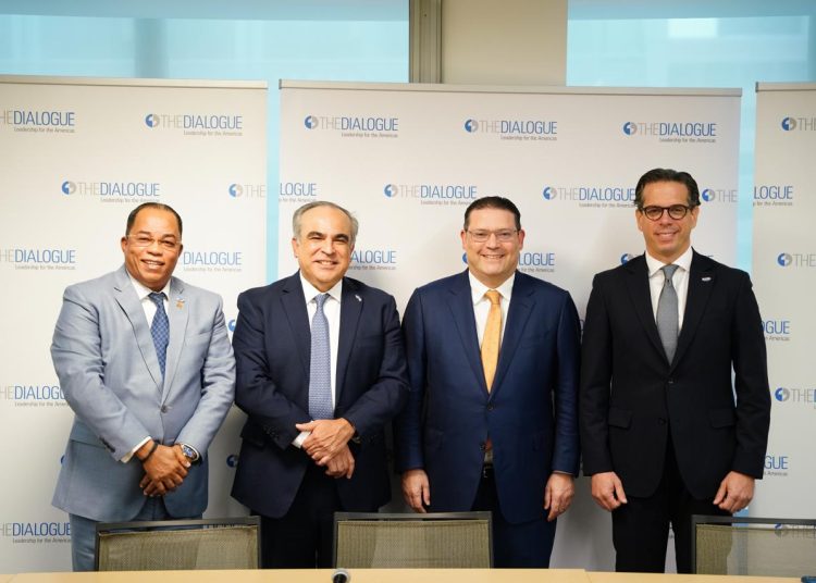 Empresarios de logística felicitan a Yayo Sanz Lovatón por avances del programa Despacho en 24 horas