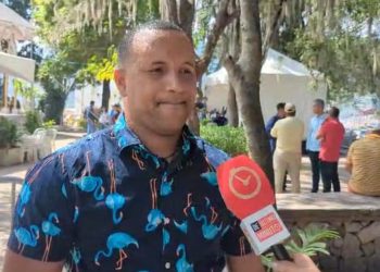 Ciudadanos celebran inicio de trabajos de remozamiento del Parque Anacaona en Constanza